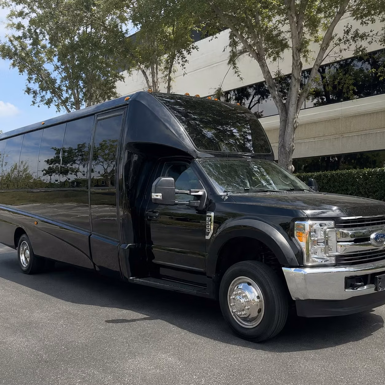 atlanta prom party buses the upgrade your group has been waiting for