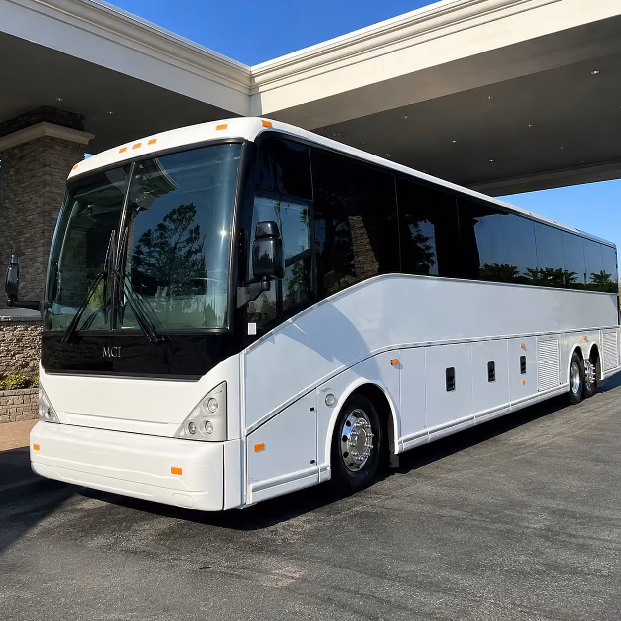 plan your group s concert night at chastain park amphitheatre with a charter bus